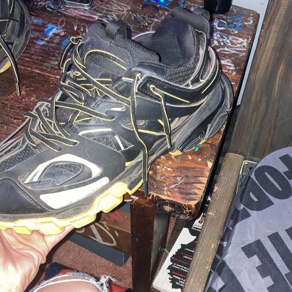 Black and yellow Balenciaga tracks - Picture 3 of 4